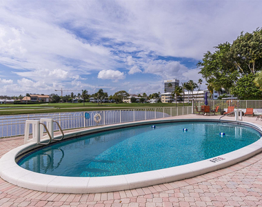 2500 Ne 48th Lane - Photo Thumbnail 4