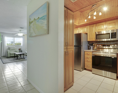 400 Fern Street - Photo Thumbnail 9