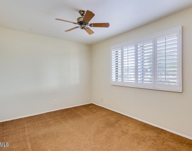 1536 E Gemini Drive - Photo Thumbnail 27