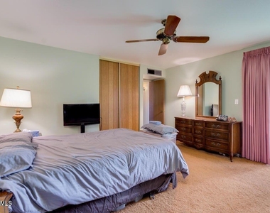 1536 E Gemini Drive - Photo Thumbnail 21