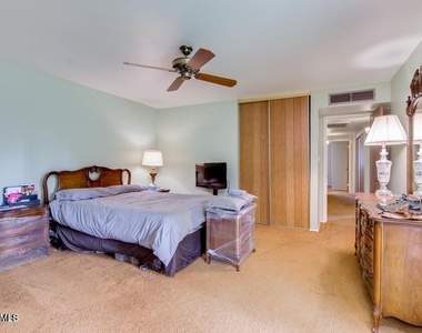 1536 E Gemini Drive - Photo Thumbnail 22