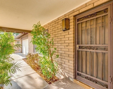 1536 E Gemini Drive - Photo Thumbnail 3
