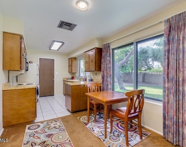 1536 E Gemini Drive - Photo Thumbnail 19
