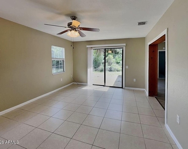 8907 W Roma Avenue - Photo Thumbnail 2