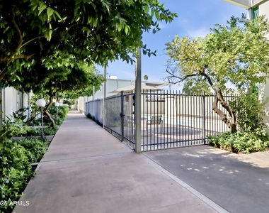 4411 N 40th Street - Photo Thumbnail 4
