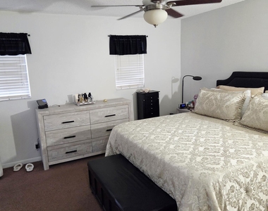 3062 Riverside Drive - Photo Thumbnail 5