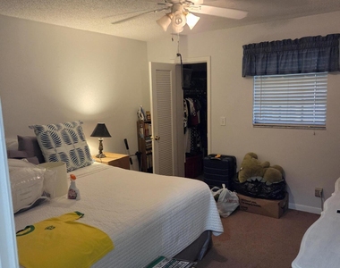 3062 Riverside Drive - Photo Thumbnail 7