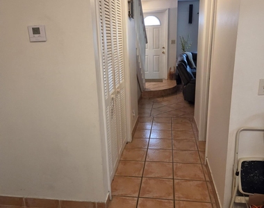 3062 Riverside Drive - Photo Thumbnail 3