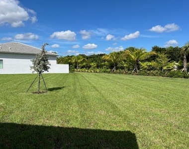 9741 Spruce Woods Drive - Photo Thumbnail 5