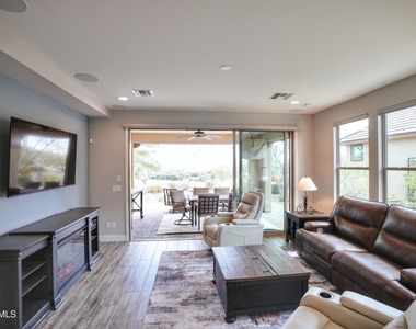 3261 Huckleberry Way - Photo Thumbnail 8