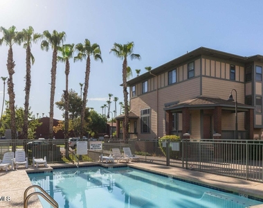 772 S Beck Avenue - Photo Thumbnail 16