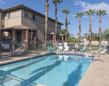772 S Beck Avenue - Photo Thumbnail 15