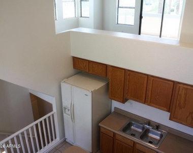 772 S Beck Avenue - Photo Thumbnail 8