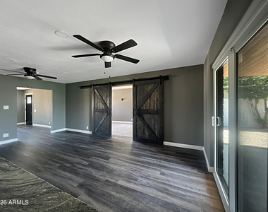 8201 E Whitton Avenue - Photo Thumbnail 14