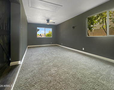 8201 E Whitton Avenue - Photo Thumbnail 12