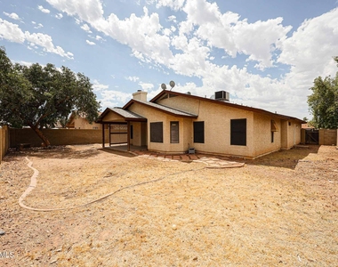 6320 W Paradise Lane - Photo Thumbnail 25