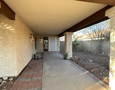 6320 W Paradise Lane - Photo Thumbnail 1