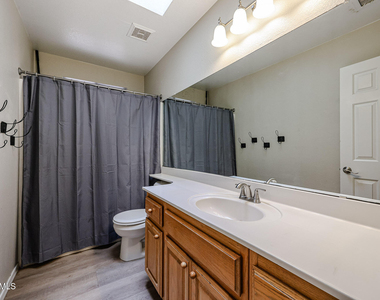 6320 W Paradise Lane - Photo Thumbnail 24