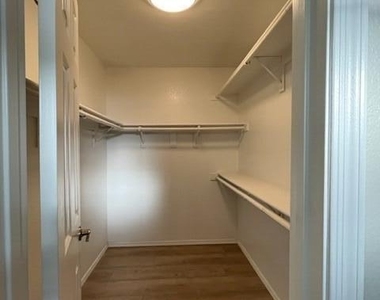 6320 W Paradise Lane - Photo Thumbnail 12