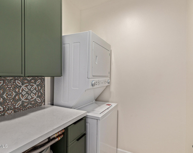 11437 W Lakeshore Drive - Photo Thumbnail 12