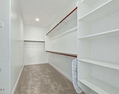 8914 W Palo Verde Drive - Photo Thumbnail 14