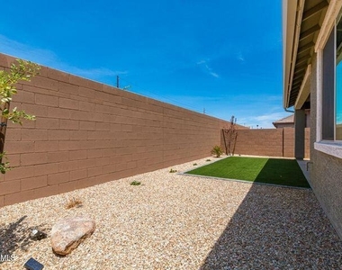 8914 W Palo Verde Drive - Photo Thumbnail 20