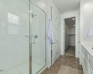 8914 W Palo Verde Drive - Photo Thumbnail 13