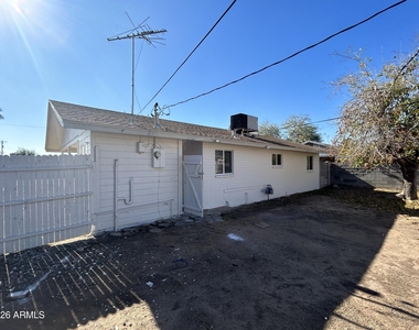 114 W Riley Drive - Photo Thumbnail 6