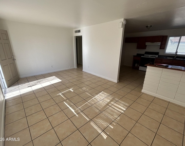 114 W Riley Drive - Photo Thumbnail 1
