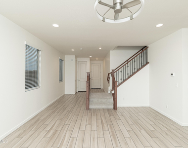 6018 W Hartford Court - Photo Thumbnail 7