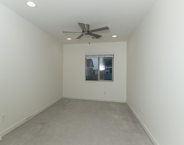6018 W Hartford Court - Photo Thumbnail 19