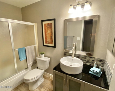 2303 S Cottonwood Drive - Photo Thumbnail 4