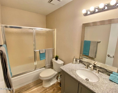 2303 S Cottonwood Drive - Photo Thumbnail 5