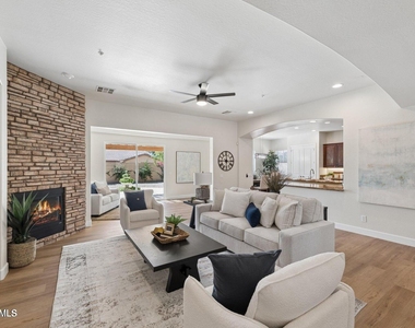 16195 W Glenrosa Avenue - Photo Thumbnail 2