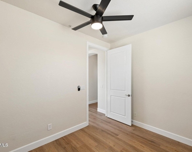 16195 W Glenrosa Avenue - Photo Thumbnail 25