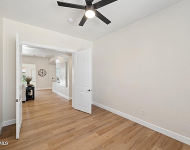 16195 W Glenrosa Avenue - Photo Thumbnail 19
