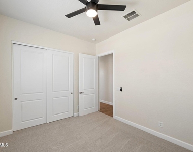 16195 W Glenrosa Avenue - Photo Thumbnail 22