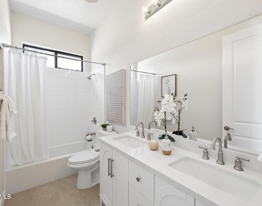 16195 W Glenrosa Avenue - Photo Thumbnail 23