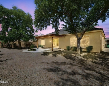 16195 W Glenrosa Avenue - Photo Thumbnail 31
