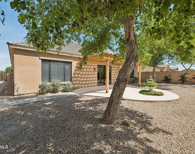 16195 W Glenrosa Avenue - Photo Thumbnail 29