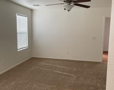 5569 E Lush Vista View - Photo Thumbnail 9