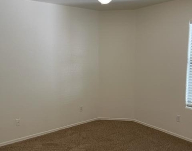 5569 E Lush Vista View - Photo Thumbnail 14