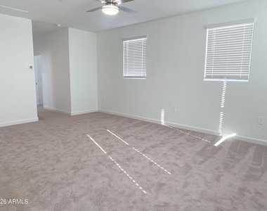 2760 W Stradling Avenue - Photo Thumbnail 19