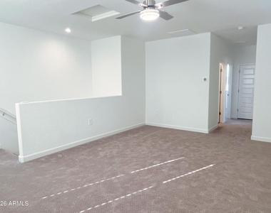 2760 W Stradling Avenue - Photo Thumbnail 18