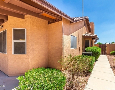1924 E Sharon Drive - Photo Thumbnail 35