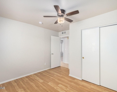 1924 E Sharon Drive - Photo Thumbnail 26