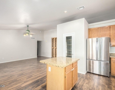 1924 E Sharon Drive - Photo Thumbnail 13
