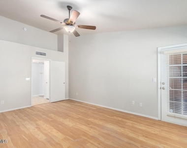 1924 E Sharon Drive - Photo Thumbnail 19