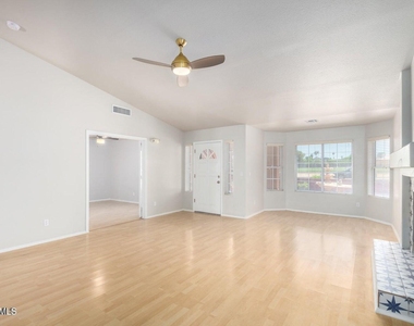 1924 E Sharon Drive - Photo Thumbnail 5
