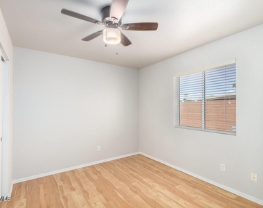 1924 E Sharon Drive - Photo Thumbnail 25